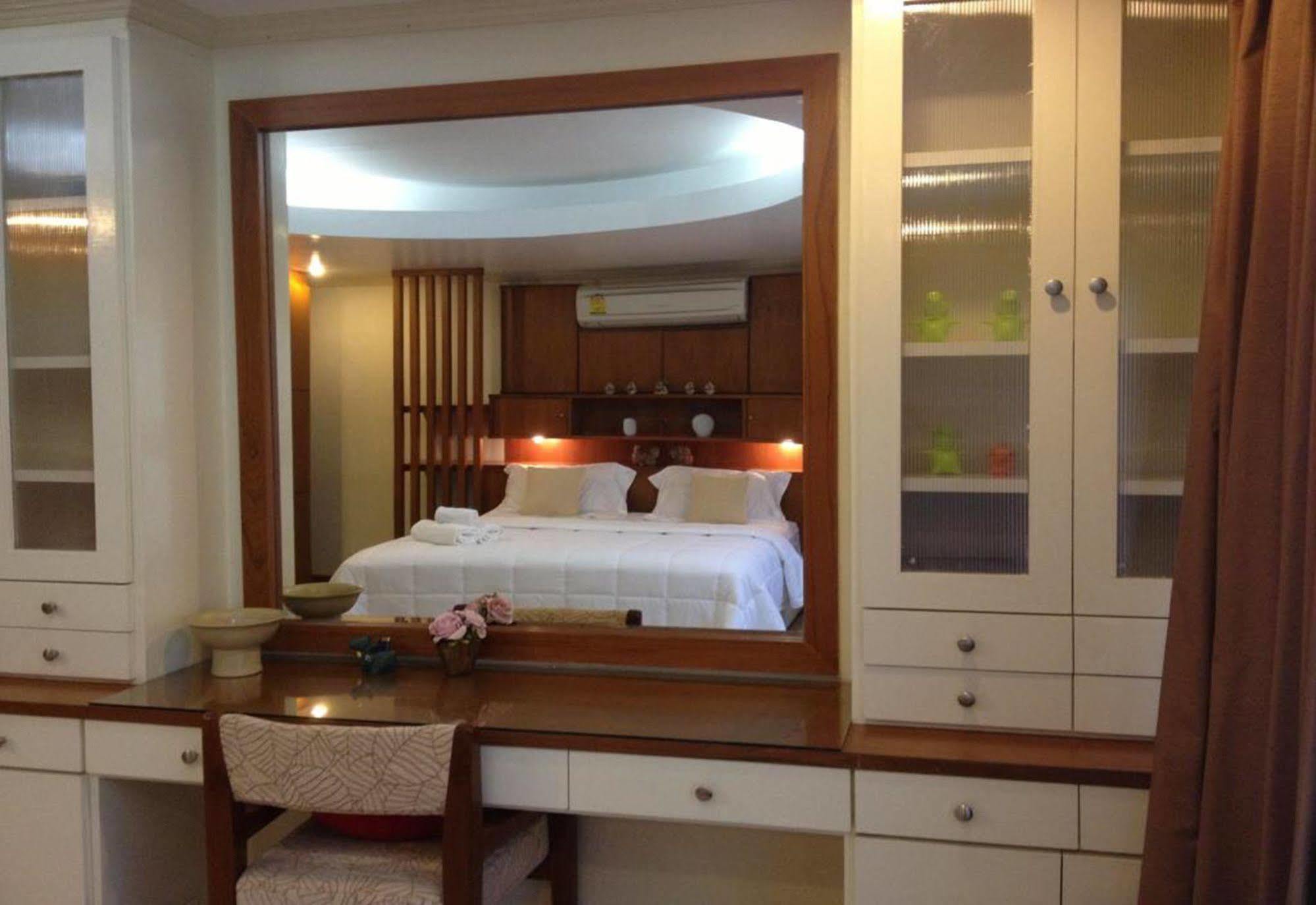 Ruankeaw Homestay Nai Harn 외부 사진
