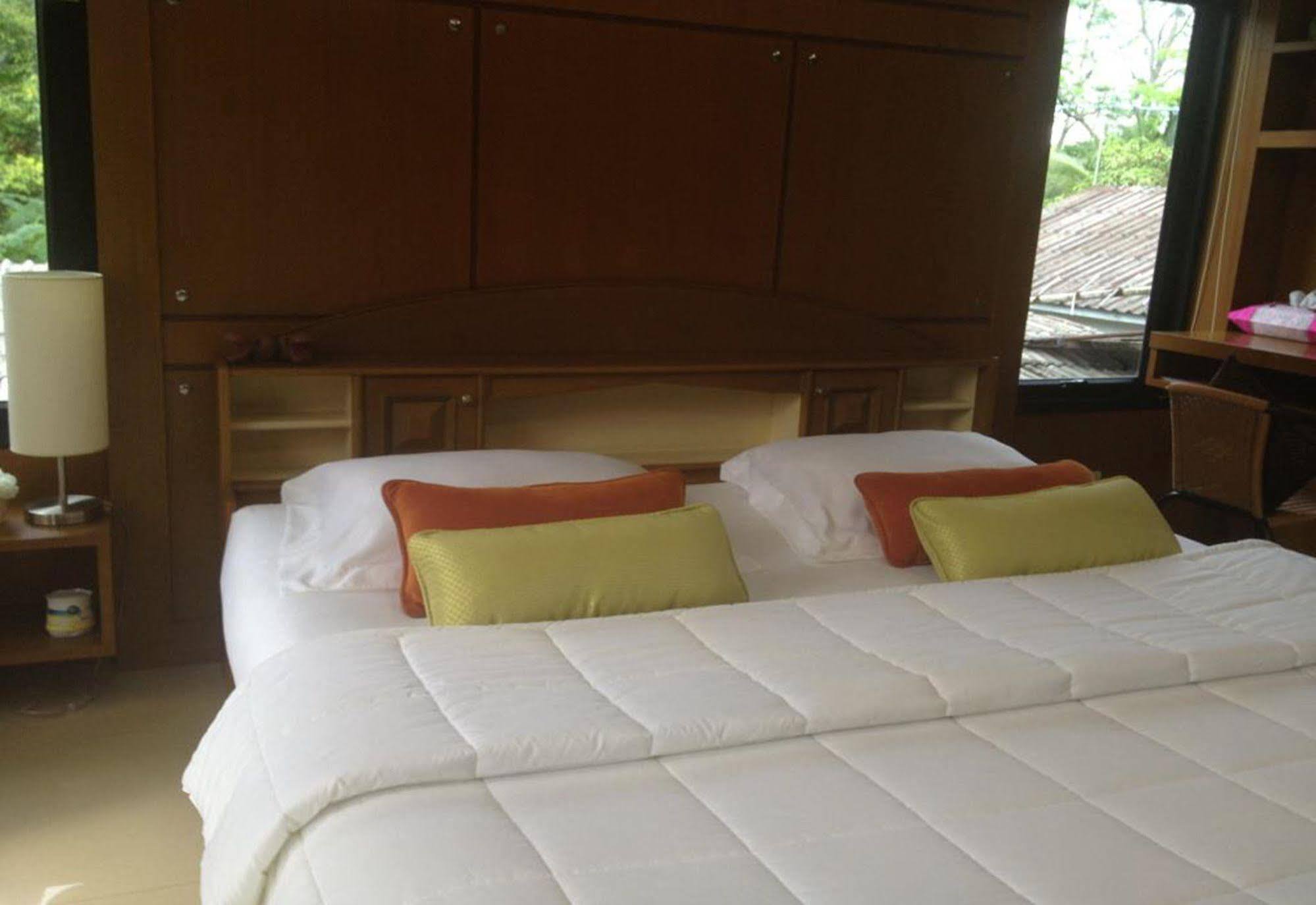 Ruankeaw Homestay Nai Harn 외부 사진